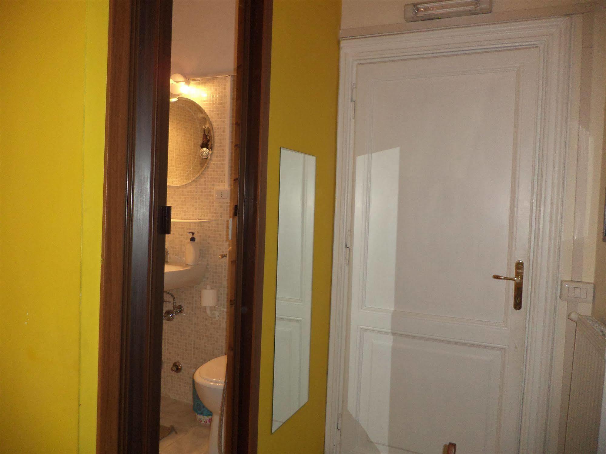 Enjoy Roma Bed & Breakfast Bagian luar foto