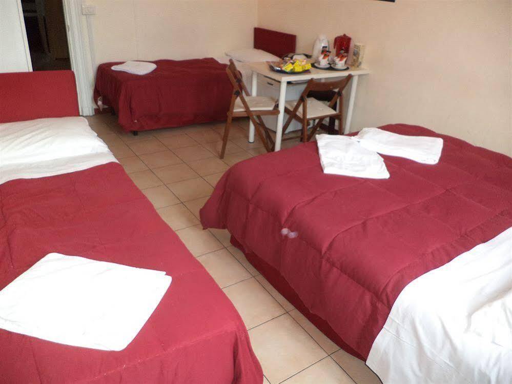 Enjoy Roma Bed & Breakfast Bagian luar foto